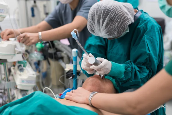 Intubation